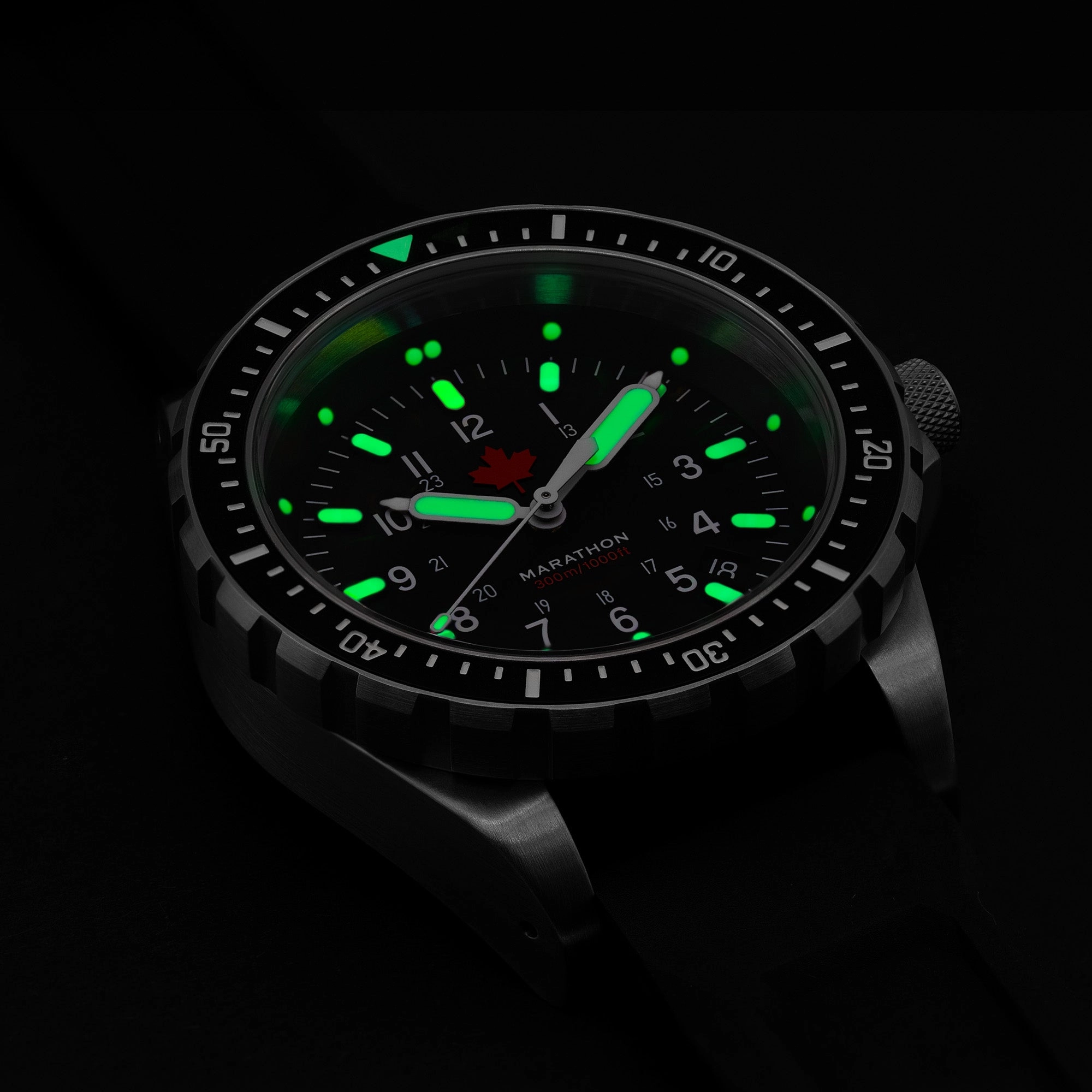46mm Red Maple Jumbo Diver's Quartz (JSAR) with Stainless Steel Bracelet