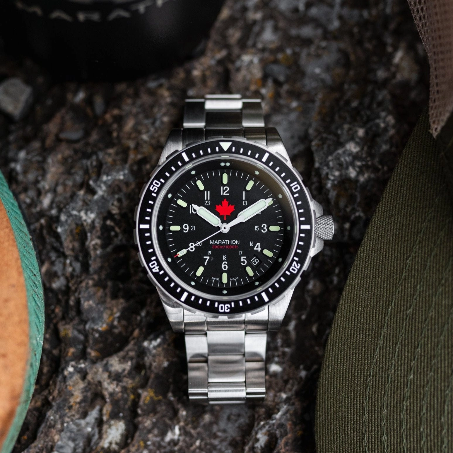 46mm Red Maple Jumbo Diver's Quartz (JSAR) with Stainless Steel Bracelet
