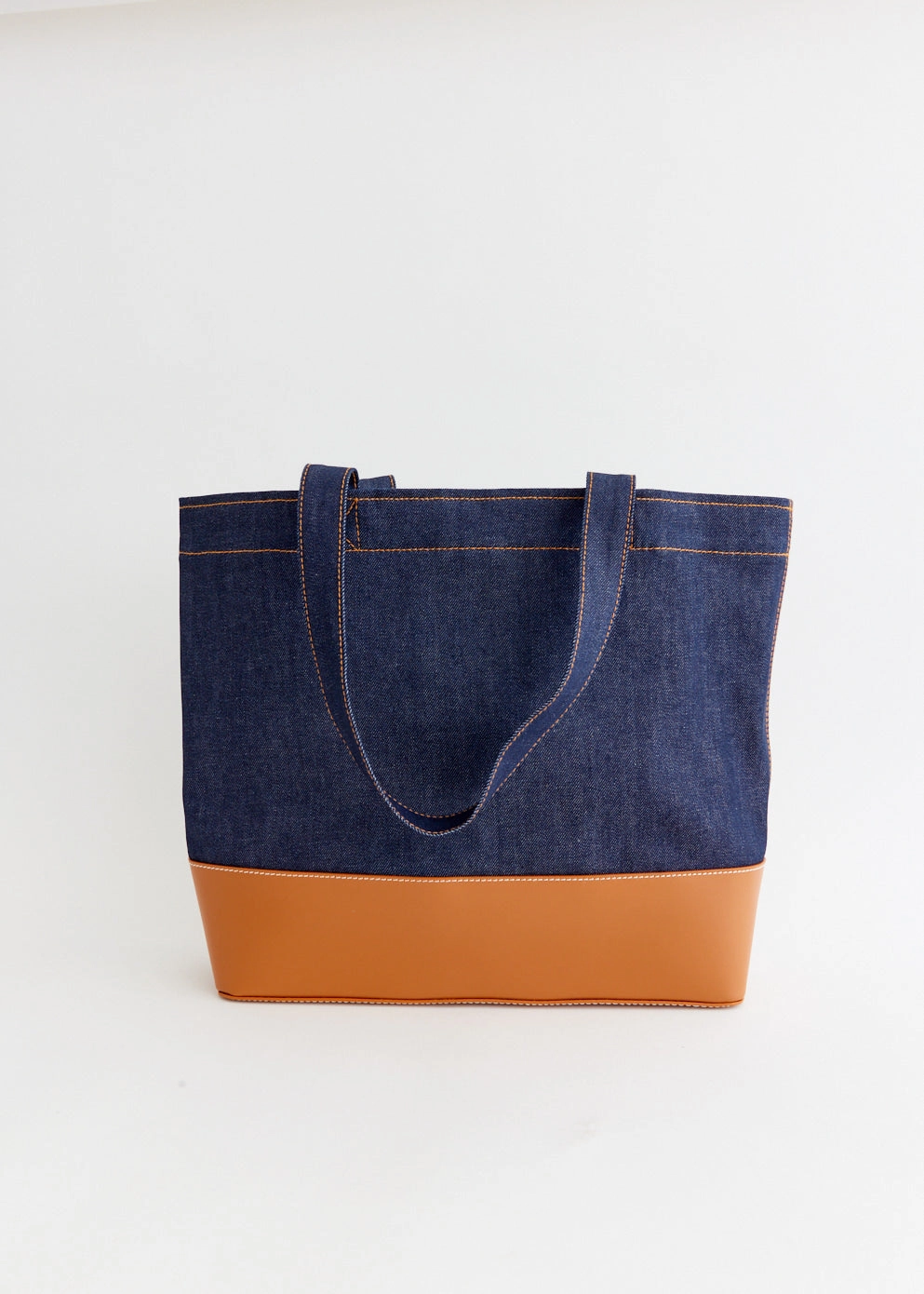 Axel Tote