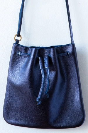 d/e goods blue bag
