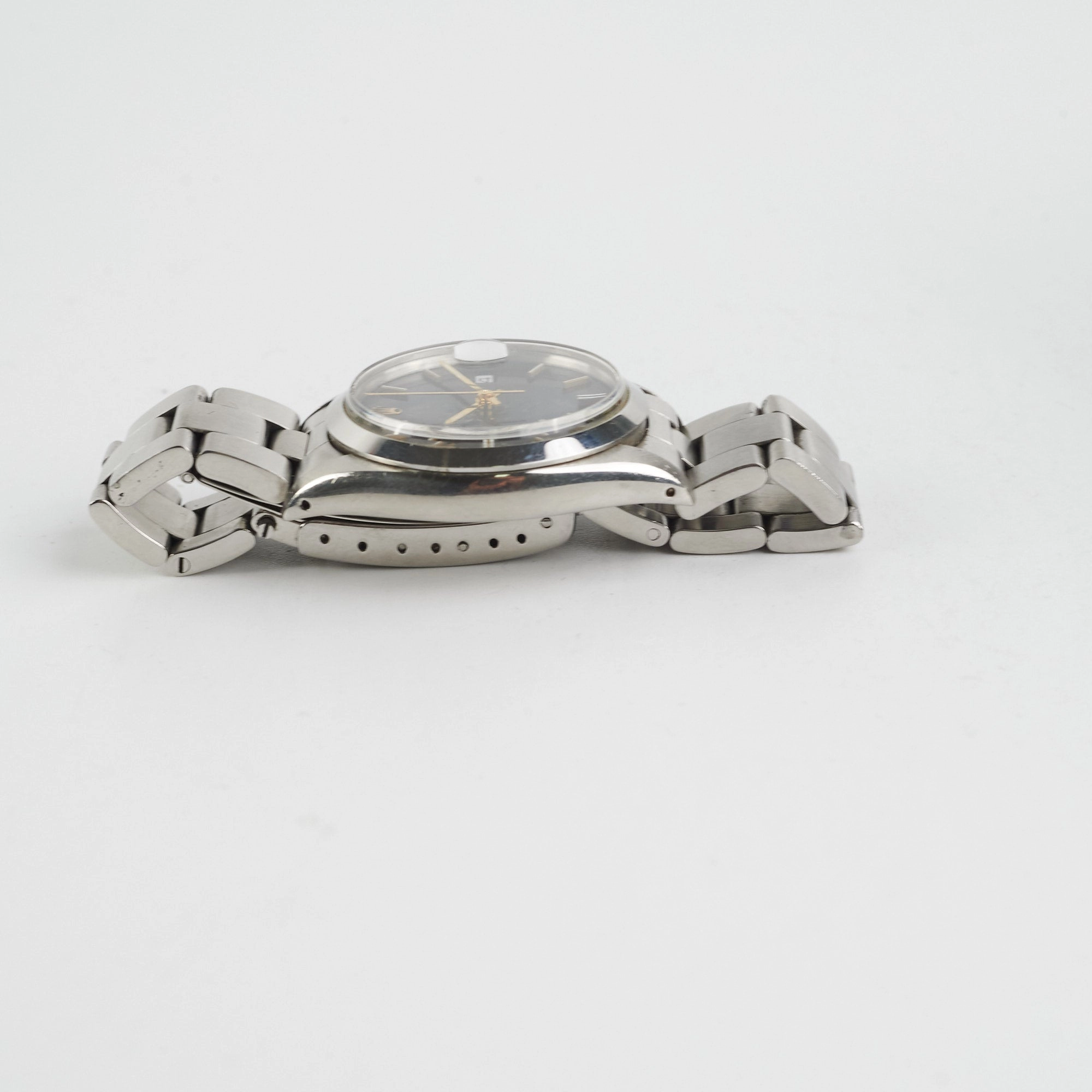Rolex Oysterdate Black Dial Silver Oyster Bracelet 34 MM