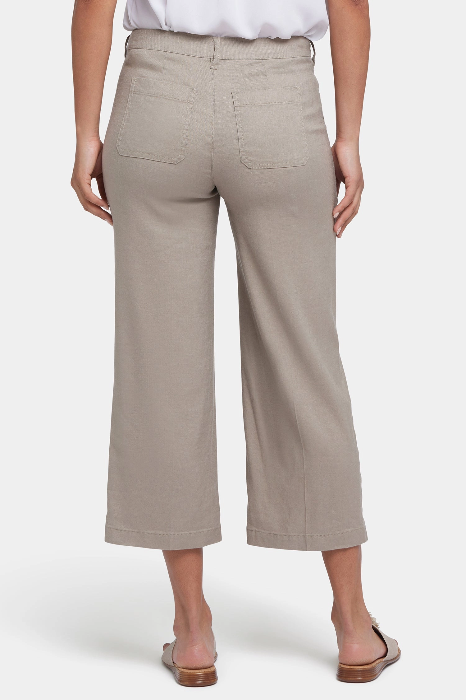 Wide Leg Cargo Capri Pants In Petite - Saddlewood