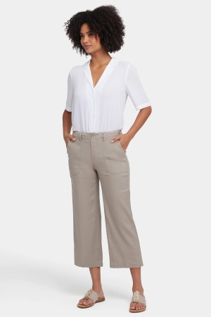 Wide Leg Cargo Capri Pants In Petite - Saddlewood