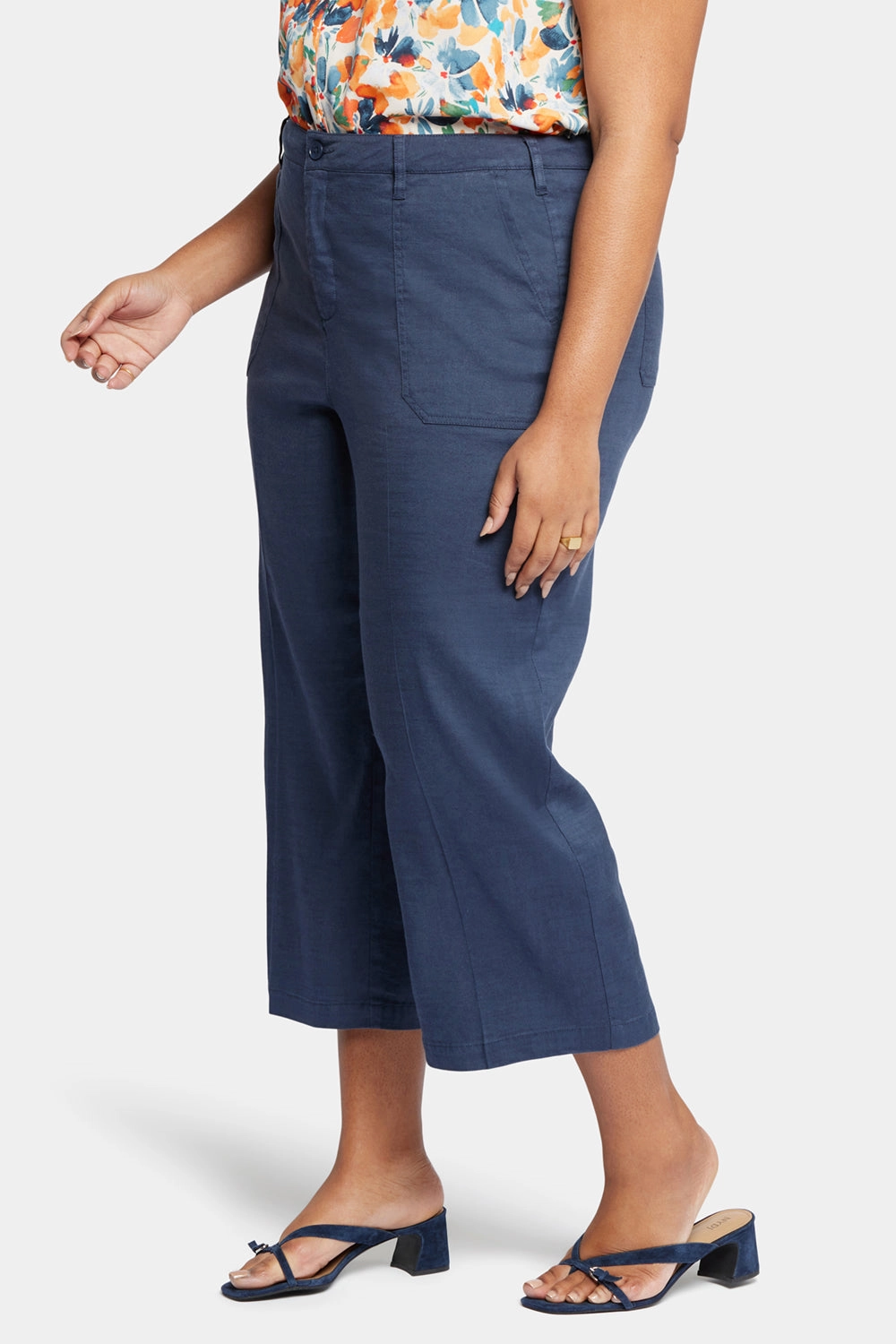 Wide Leg Cargo Capri Pants In Plus Size - Oxford Navy